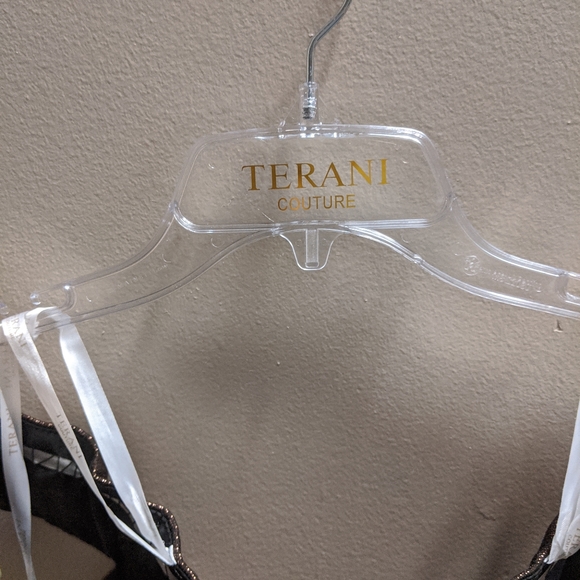 Cocktail dress. - Picture 2 of 6